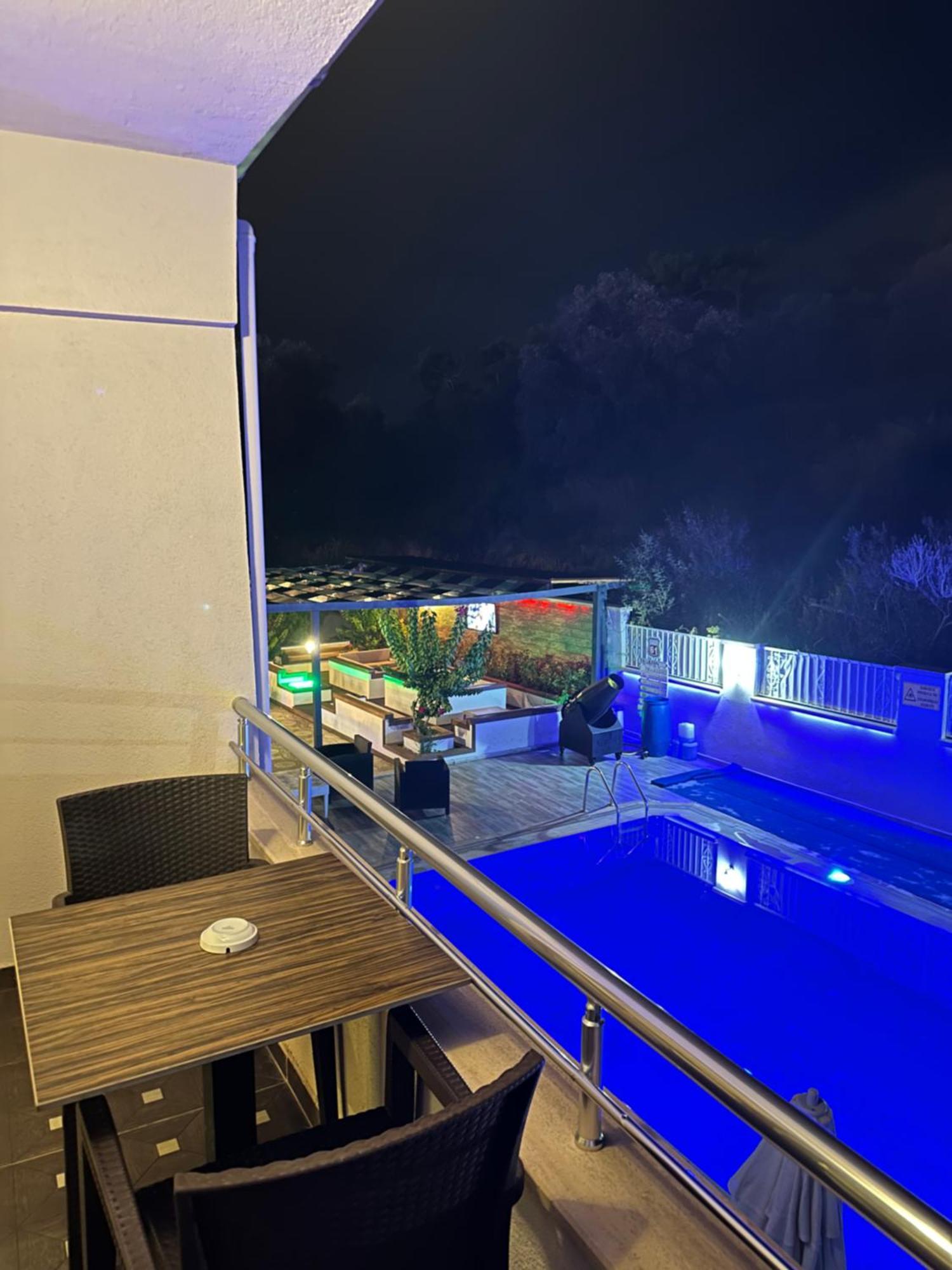 Street61 Apart Hotel Sarigerme Bagian luar foto