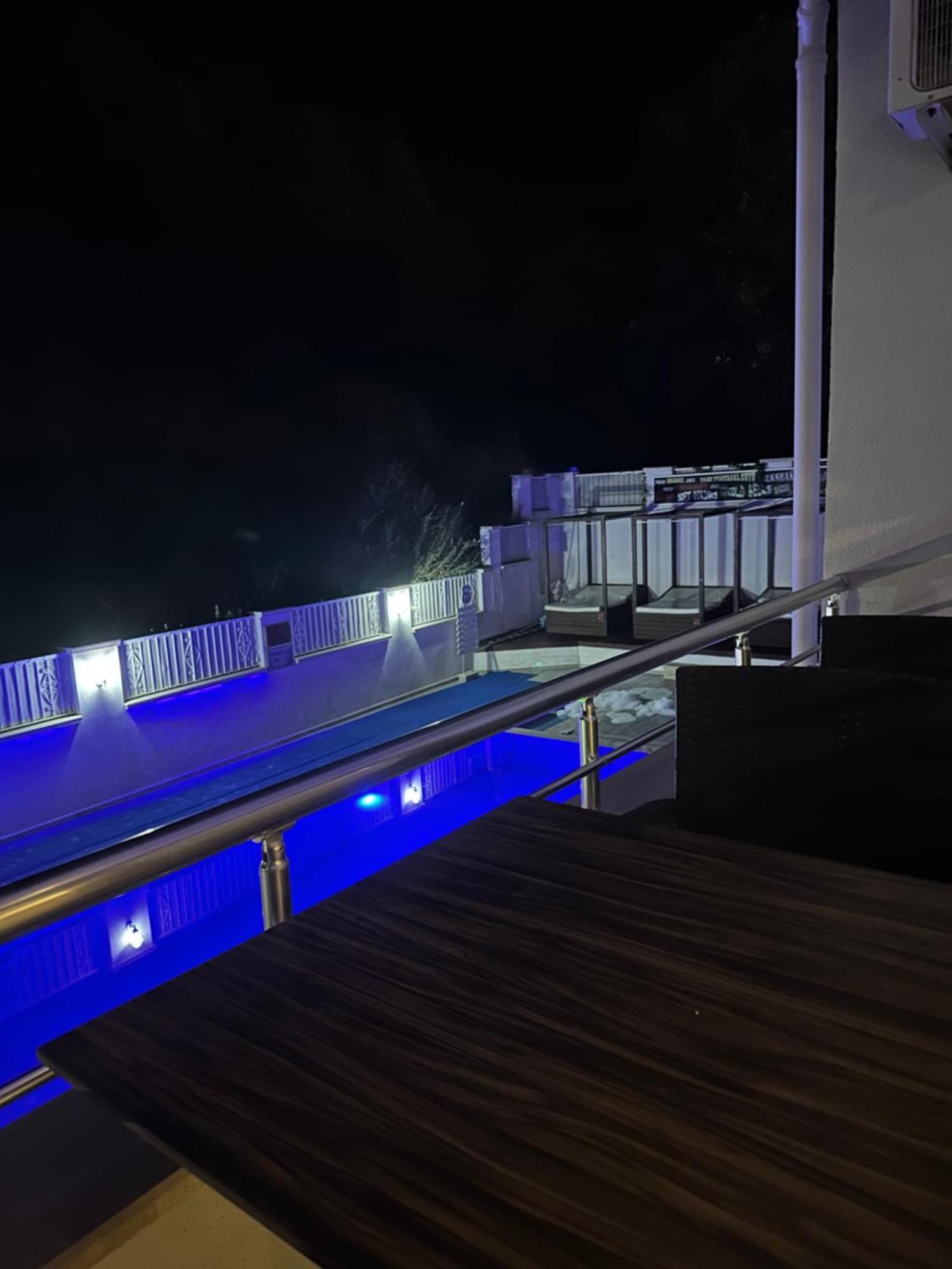 Street61 Apart Hotel Sarigerme Bagian luar foto